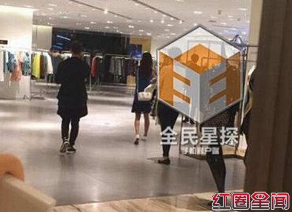陈赫张子萱车震惊视频哪里有 张子萱陪陈赫母逛街照片曝光图片