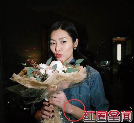 《我们相爱吧》崔始源刘雯激吻床照 石榴夫妇车震图片图片