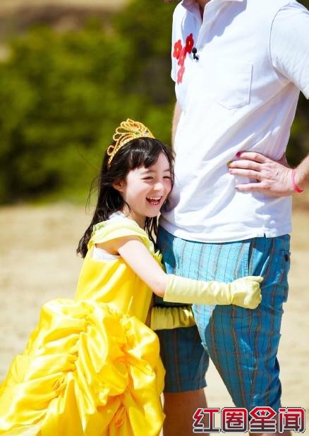夏克立女儿poppy没有公主病真相 夏克立老婆黄嘉千身世显赫图片
