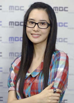 李多海承认整容前后对比照片 李多海整容素颜丑照曝光
