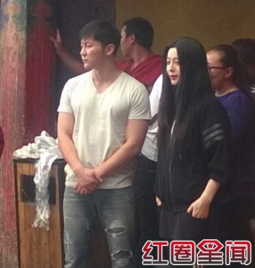 范冰冰李晨睡觉同床吗 李晨求婚范冰冰吻照图集图片