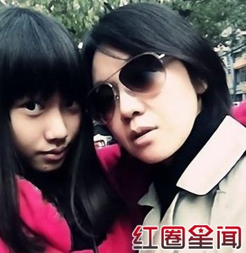 闫妮离婚原因内幕 闫妮前夫及现任老公家庭背景资料图片