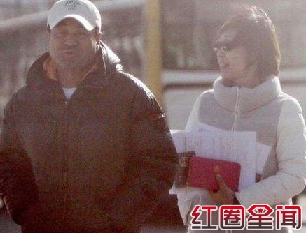 尤勇老婆是谁后台硬吗 尤勇老婆沈蓉个人资料照片