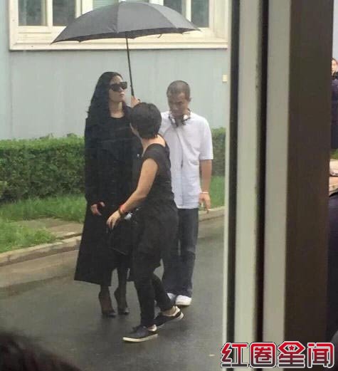 文章电影开机拍摄现场照片 陈赫小宋佳激情吻戏镜头曝光图片