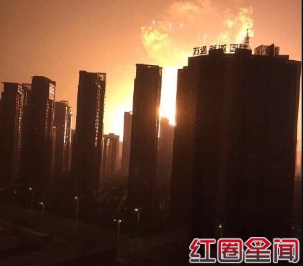 天津滨海新区爆炸原因是什么 天津塘沽爆炸现场视频曝光图片