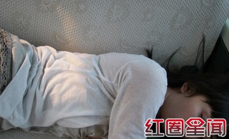 杨幂被灌醉性侵全图是真的假的