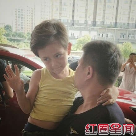 刘烨的儿子刘诺一最新发型曝光 刘诺一真的是混血儿吗图片