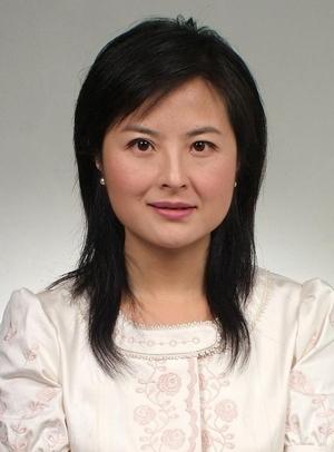 央视张泉灵短裙素颜照片曝光 张泉灵老公李铁个人资料家庭背景图片