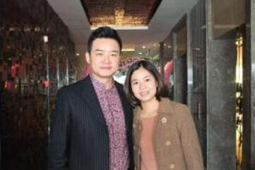 李佳明现在为什么不红了 李佳明在哪些节目当过主持人?_李佳明老婆和女儿