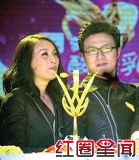 那英和汪峰什么关系真实揭秘 那英汪峰大尺度亲密动作引猜疑_那英和汪峰睡觉照片图片