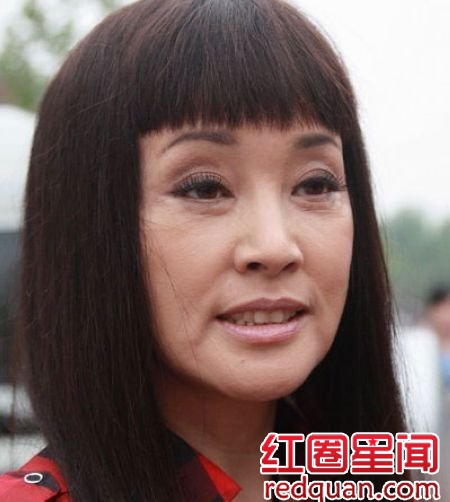 刘晓庆今年年龄多大了 刘晓庆真实容貌变化惊人_刘晓庆整容前后照片图片
