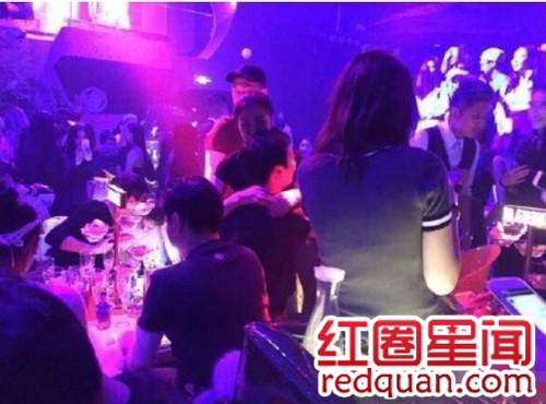 王思聪夜店一晚花20万是真的假的 王思聪夜店现场大尺度照片欣赏图片