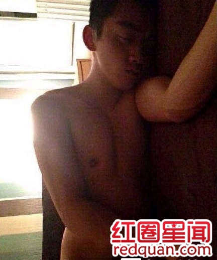 郑恺出柜大尺度床照曝光 奔跑吧兄弟郑恺放屁是怎么回事