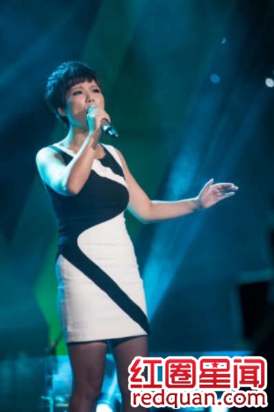 秦妮身价是多少神秘家庭背景遭扒 盘点秦妮唱过的歌曲有哪些