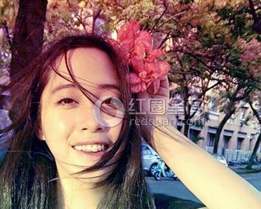 欧阳妮妮和李唯枫激吻画面无极限 欧阳娜娜和欧阳妮妮哪一个最出名图片