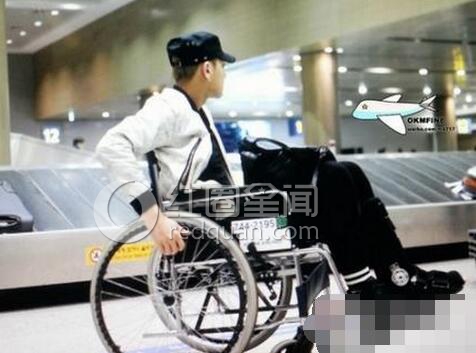 黄子韬置身警车遭到警告 黄子韬家境被爆图片