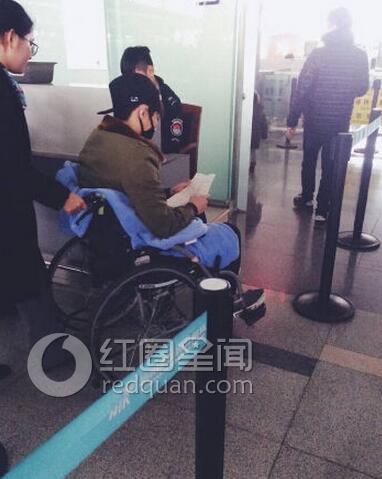张艺兴与陈伟霆拍戏同时受伤 剧组开除失职人员图片