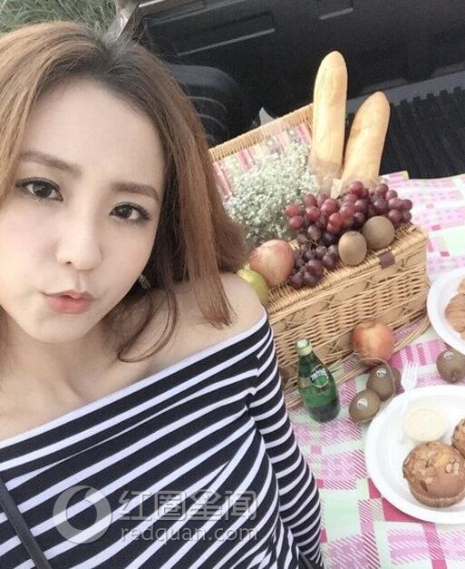 周晓涵钱枫在一起了吗 周晓涵撩波内衣性感十足图片