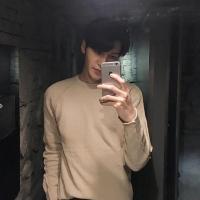 爱自拍的霸气男生头像戴口罩动漫人物图片
