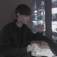 爱自拍的霸气男生头像戴口罩动漫人物图片