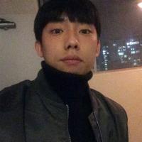 爱自拍的霸气男生头像戴口罩动漫人物图片