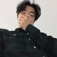 慵懒阳光亲近人动漫男生头像图片