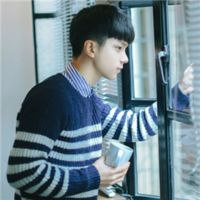 慵懒阳光亲近人动漫男生头像图片
