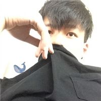 阳光系帅气男生短发中分头像欧美图片