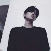 帅气阳光系帅气男生头像维吾尔图片