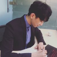 帅气阳光系帅气男生头像维吾尔图片