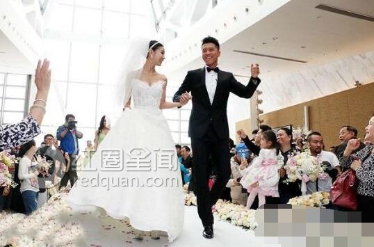王雷李小萌婚纱照 王雷李小萌生活照图片