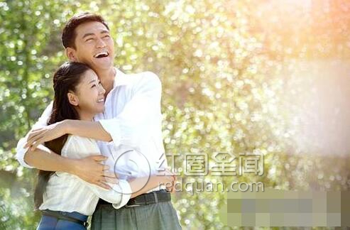 王雷李小萌婚纱照 王雷李小萌生活照图片