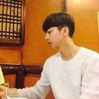 分手后男生换成了女头像图片