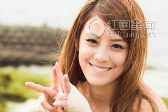 江语晨和周杰伦接吻是真的吗 江语晨男朋友做什么的图片