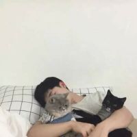 神游在自己世界的听音乐的漫画男生头像图片