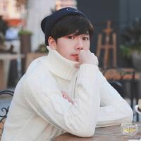 神游在自己世界的听音乐的漫画男生头像图片