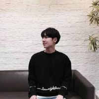 忧郁系帅气的QQ吸烟悲伤的头像男生图片