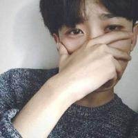 会玩的韩系学生头像男生头像背影图片