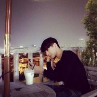 忧伤的男生用女生做微信头像图片图片