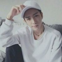 冷酷傲慢动漫僵尸男生头像图片