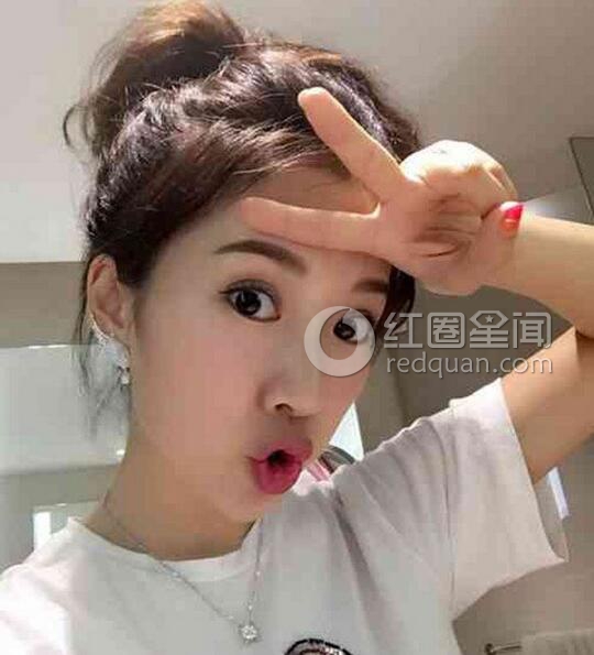 李念怎么那么爱炫富 李念穿比基尼照片