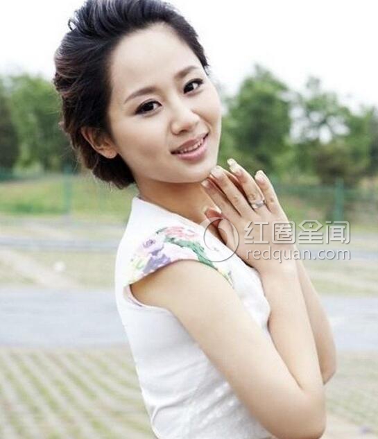 杨紫纯白写真大图片 杨紫美照外泄图片