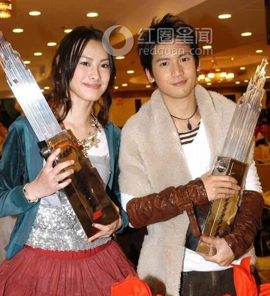 关智斌赵丽颖什么关系 关智斌现实的老婆图片