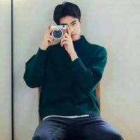 动漫男生红色冷漠头像图片