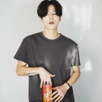 动漫男生红色冷漠头像图片