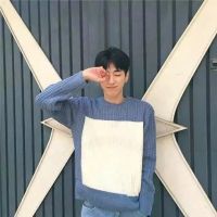 动漫男生红色冷漠头像图片