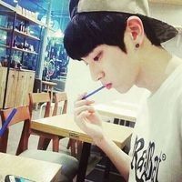 带忧郁气质的伤感好看图像头像男生霸气图片