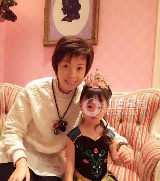 张怡宁女儿最新照片 张怡宁为什么退役图片