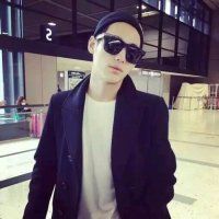戴墨镜的帅气男生杀雕头像图片