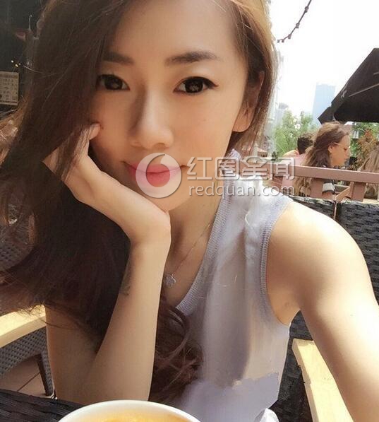 程晓玥郑恺怎么认识的 程晓玥和郑恺的亲吻